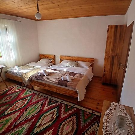 Bujtina Tusha Hotel Priska e Madhe Ngoại thất bức ảnh