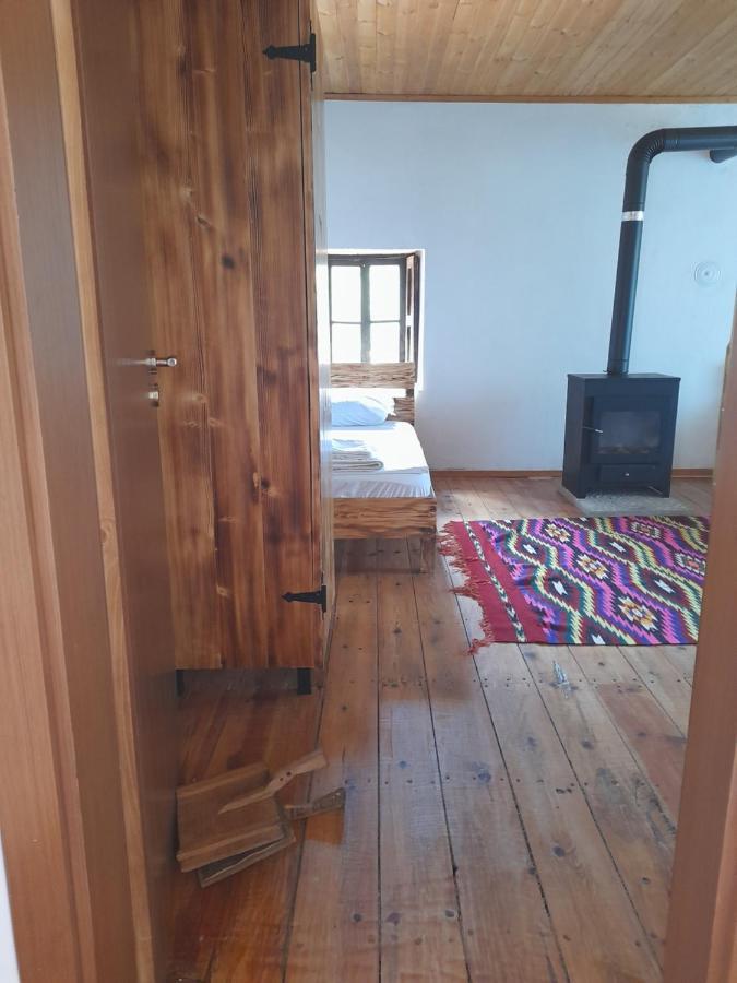 Bujtina Tusha Hotel Priska e Madhe Ngoại thất bức ảnh