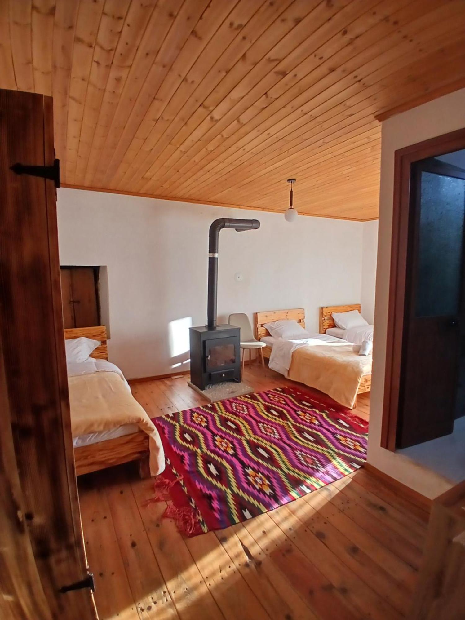 Bujtina Tusha Hotel Priska e Madhe Ngoại thất bức ảnh