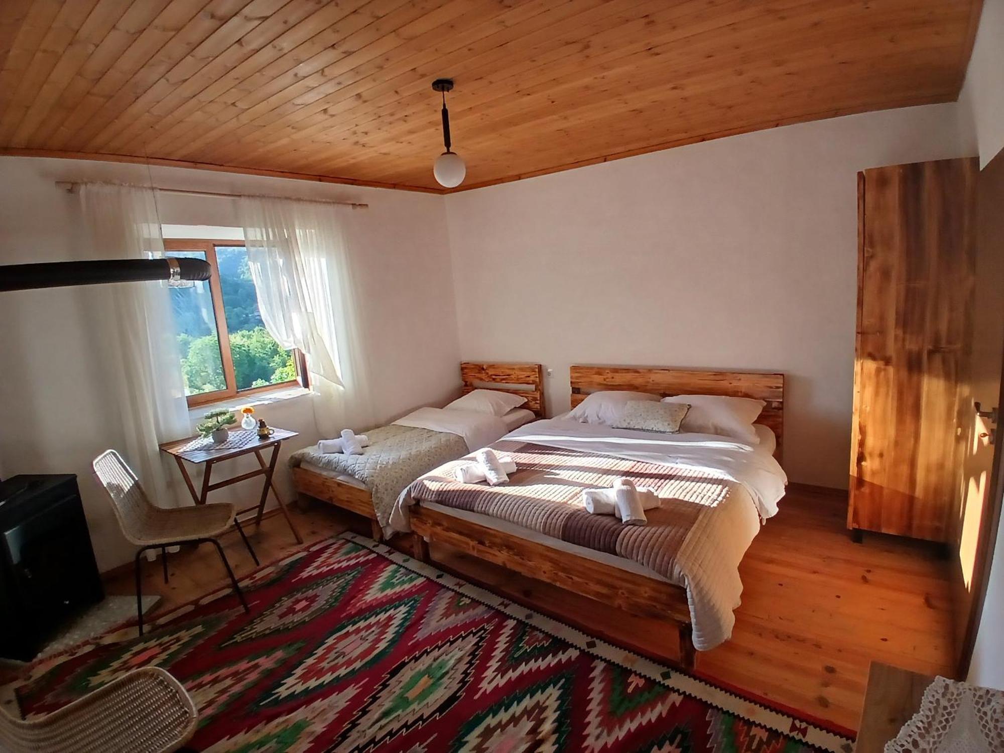 Bujtina Tusha Hotel Priska e Madhe Ngoại thất bức ảnh
