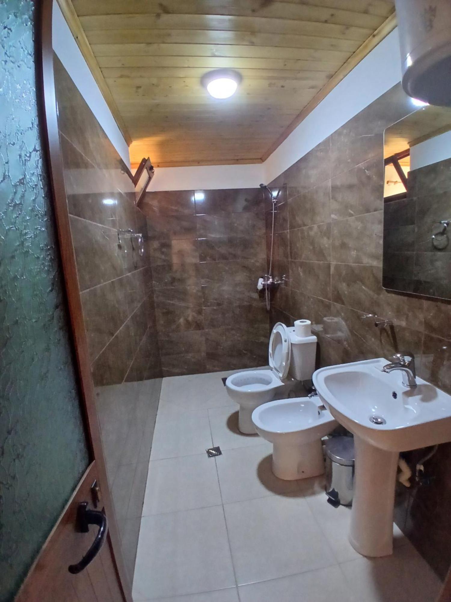 Bujtina Tusha Hotel Priska e Madhe Ngoại thất bức ảnh